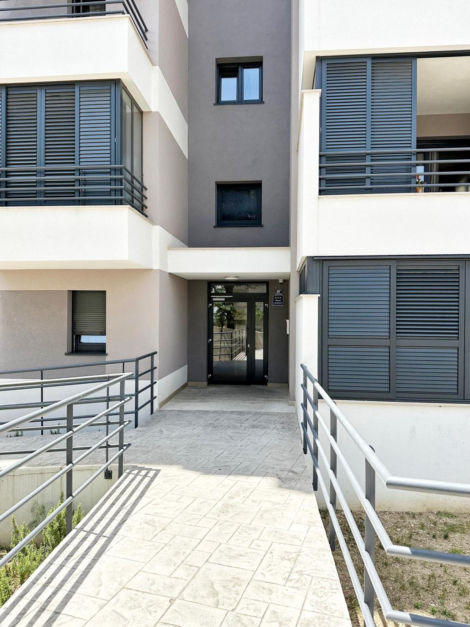S'Akvarel 1 & 5 - Private Garage Apartment Split Exterior photo